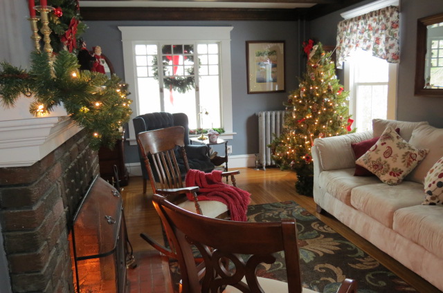Christmas at My Yellow Farmhouse - 2